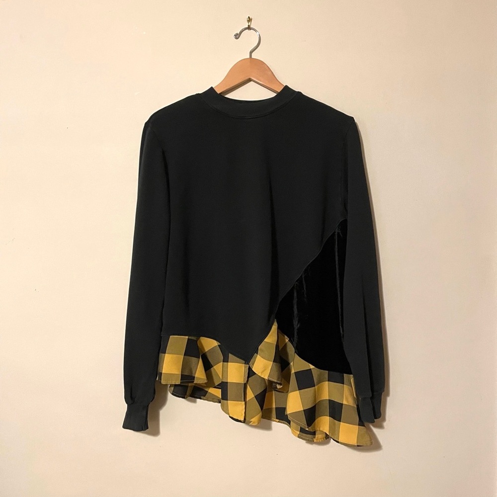 Clu Contrast Ruffles Colorblock Pullover
